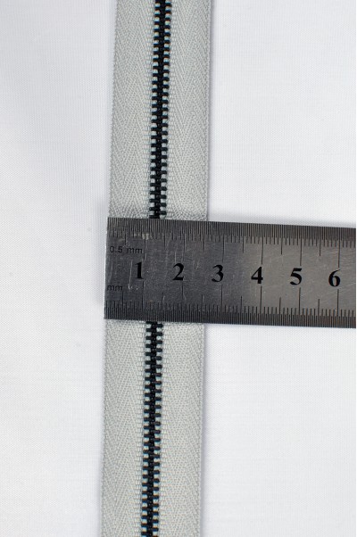 ZIP066 3號拉鏈  單頭拉鏈款式  黑古銅牙拉鏈款式  開尾拉鏈  不設單獨拉鍊訂購 側面照